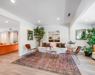 15237 Otsego Street - Photo Thumbnail 8