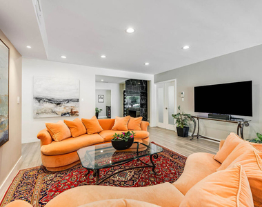 15237 Otsego Street - Photo Thumbnail 14