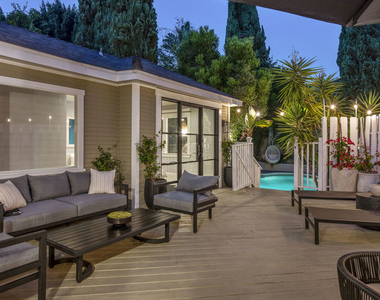 1736 N Sierra Bonita Avenue - Photo Thumbnail 13