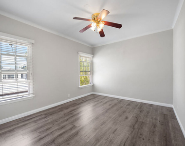 1221 4th Avenue - Photo Thumbnail 7
