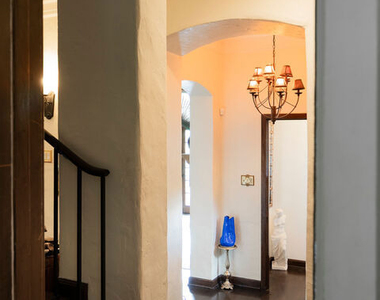 6470 Ivarene Avenue - Photo Thumbnail 9