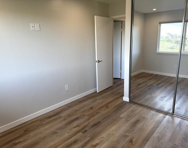 3079 Cowley Way - Photo Thumbnail 25