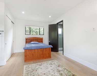 1168 Muirlands Vista Way - Photo Thumbnail 18