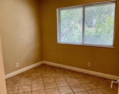 1640 Orinda Court - Photo Thumbnail 9