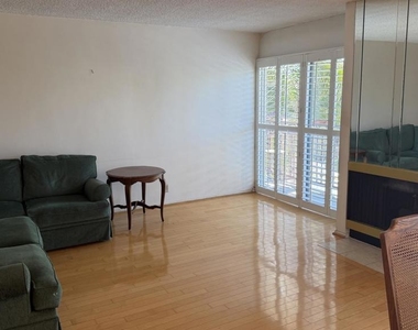 11656 Montana Avenue - Photo Thumbnail 6