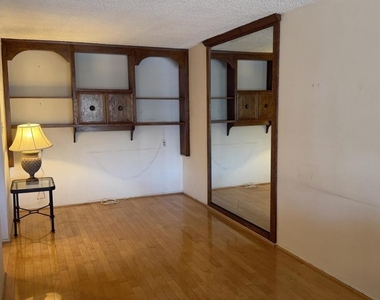 11656 Montana Avenue - Photo Thumbnail 3