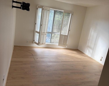 11656 Montana Avenue - Photo Thumbnail 10
