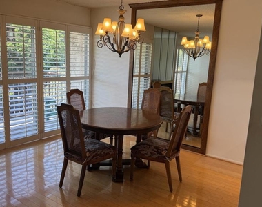 11656 Montana Avenue - Photo Thumbnail 5