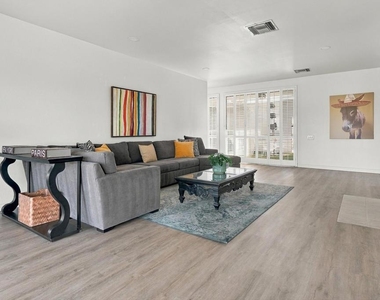 78118 Lago Drive - Photo Thumbnail 9