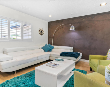502 E Molino Road - Photo Thumbnail 4