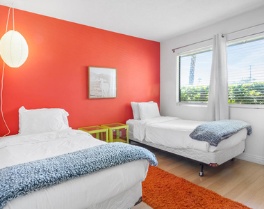502 E Molino Road - Photo Thumbnail 14