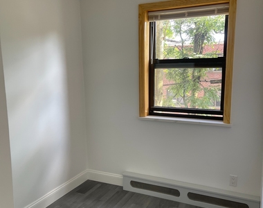 95-20 42nd Avenue - Photo Thumbnail 4