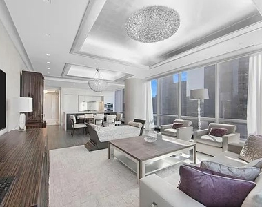 West 57th Street - Photo Thumbnail 3