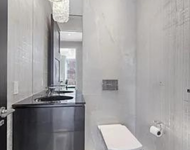 West 57th Street - Photo Thumbnail 9