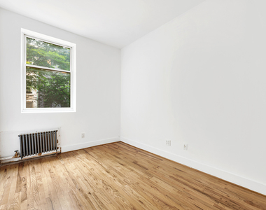 East 27th Street - Photo Thumbnail 4