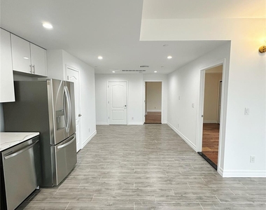 65-18 Austin Street - Photo Thumbnail 2