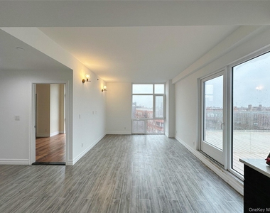 65-18 Austin Street - Photo Thumbnail 4