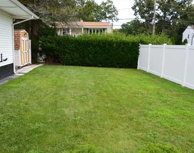 18 Sterling Place - Photo Thumbnail 38