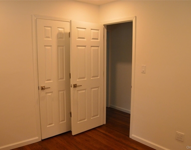 18 Sterling Place - Photo Thumbnail 16