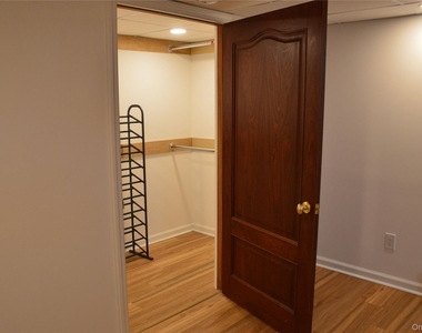 18 Sterling Place - Photo Thumbnail 32