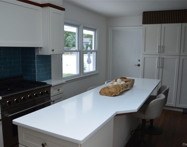 18 Sterling Place - Photo Thumbnail 6