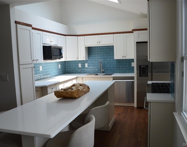 18 Sterling Place - Photo Thumbnail 4