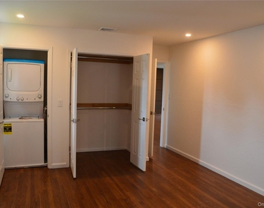 18 Sterling Place - Photo Thumbnail 14