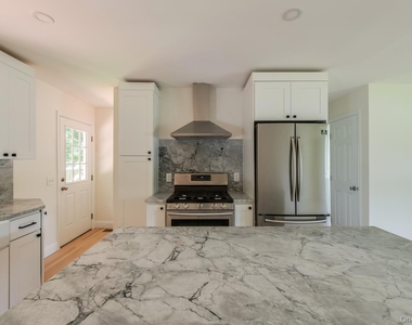 16 Trinity Place - Photo Thumbnail 8