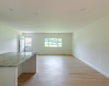 16 Trinity Place - Photo Thumbnail 7