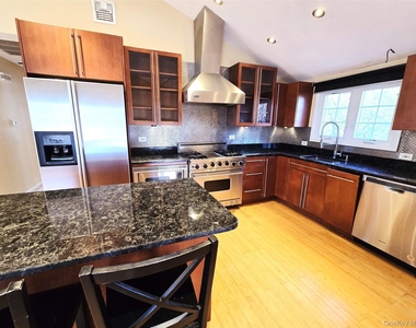2364 Beverly Road - Photo Thumbnail 3