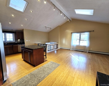 2364 Beverly Road - Photo Thumbnail 6