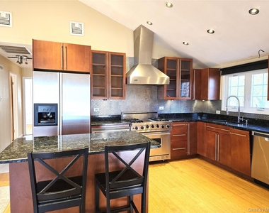 2364 Beverly Road - Photo Thumbnail 2