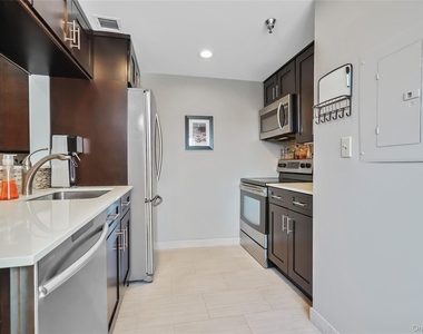 123 Mamaroneck Avenue - Photo Thumbnail 3