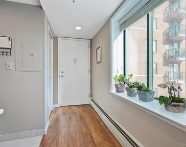123 Mamaroneck Avenue - Photo Thumbnail 2
