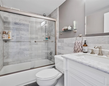 123 Mamaroneck Avenue - Photo Thumbnail 13