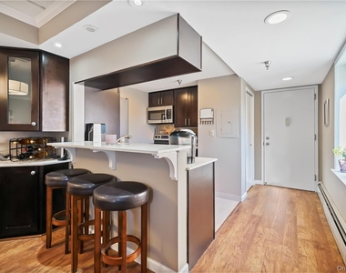123 Mamaroneck Avenue - Photo Thumbnail 7