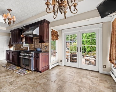 32 Glenmere Lane - Photo Thumbnail 5