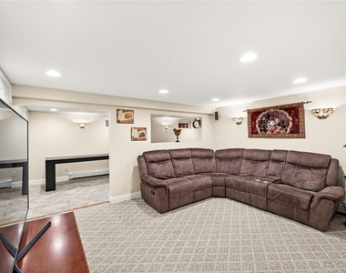 32 Glenmere Lane - Photo Thumbnail 16