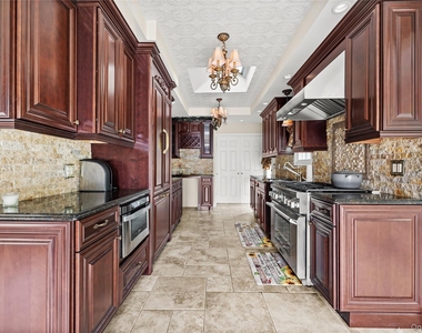 32 Glenmere Lane - Photo Thumbnail 6