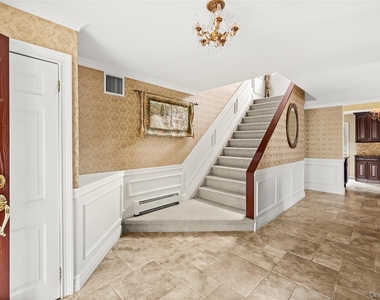 32 Glenmere Lane - Photo Thumbnail 1