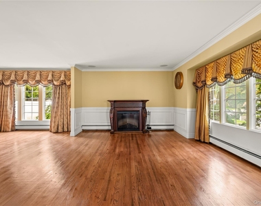 32 Glenmere Lane - Photo Thumbnail 2