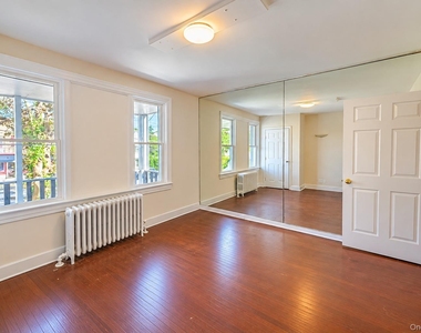 364 Ashford Avenue - Photo Thumbnail 8