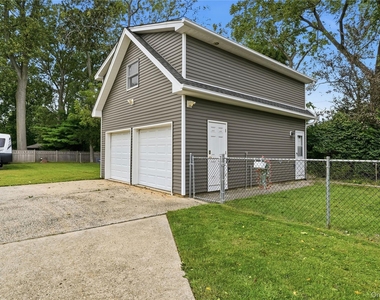 248 Bayview Avenue - Photo Thumbnail 12