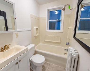 364 Ashford Avenue - Photo Thumbnail 4