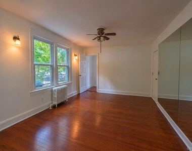 364 Ashford Avenue - Photo Thumbnail 5