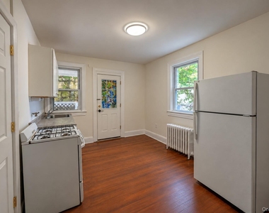 364 Ashford Avenue - Photo Thumbnail 2