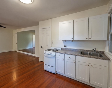 364 Ashford Avenue - Photo Thumbnail 3