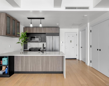 5-33 48th Avenue - Photo Thumbnail 3