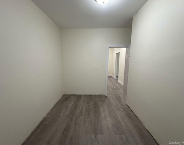 9 Morningside Avenue - Photo Thumbnail 12