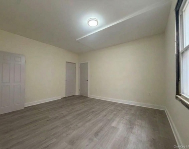 9 Morningside Avenue - Photo Thumbnail 5